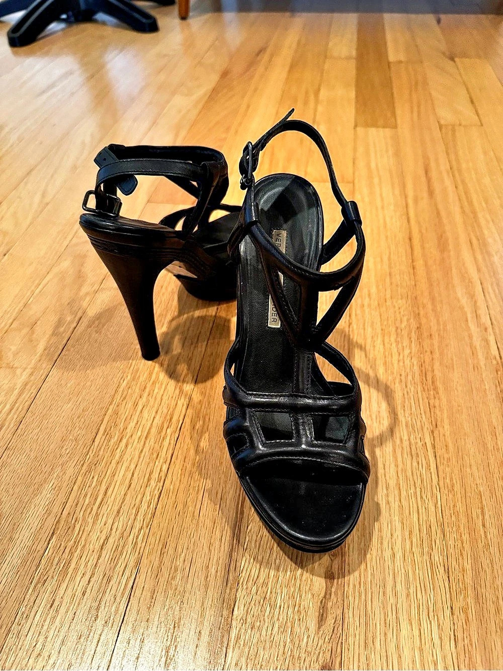 Vera Wang SIZE 6.5 Lavender Black Strappy Platform Heels